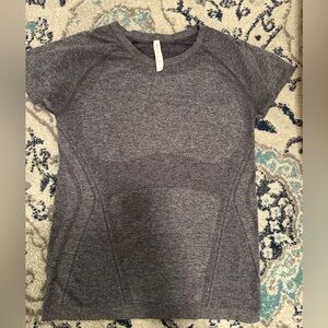 Athleta momentum heather tee. Women’s size large
